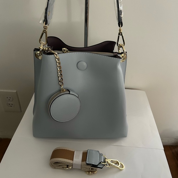 Hip shoulder bag with bonus coin wallet - Picture 4 of 10